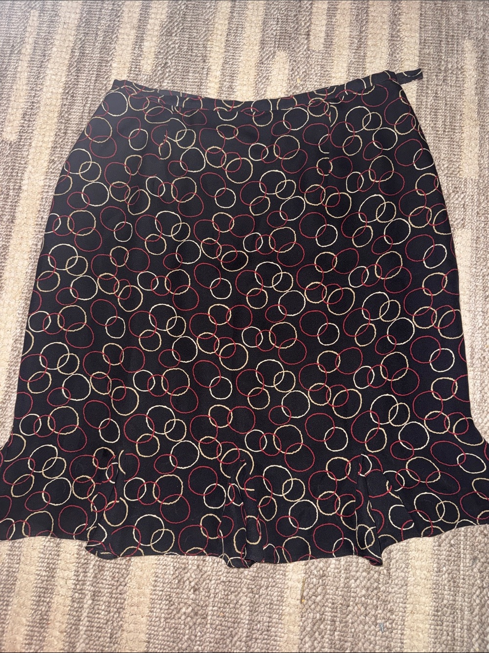 Talbots Petite 100% Silk Black Skirt with Red White and Cream Ring Print